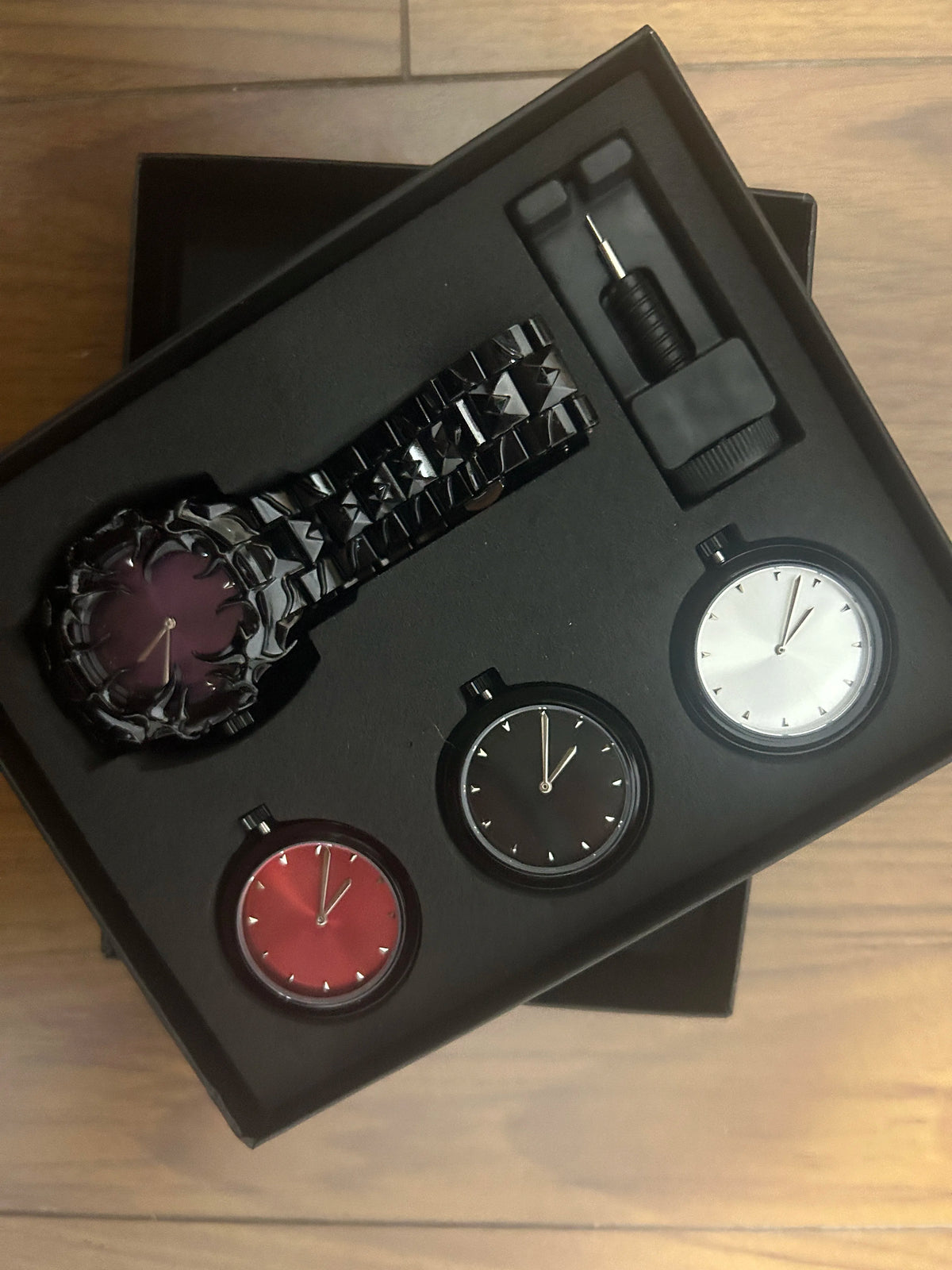 Raptor Claw Quartz Watch
