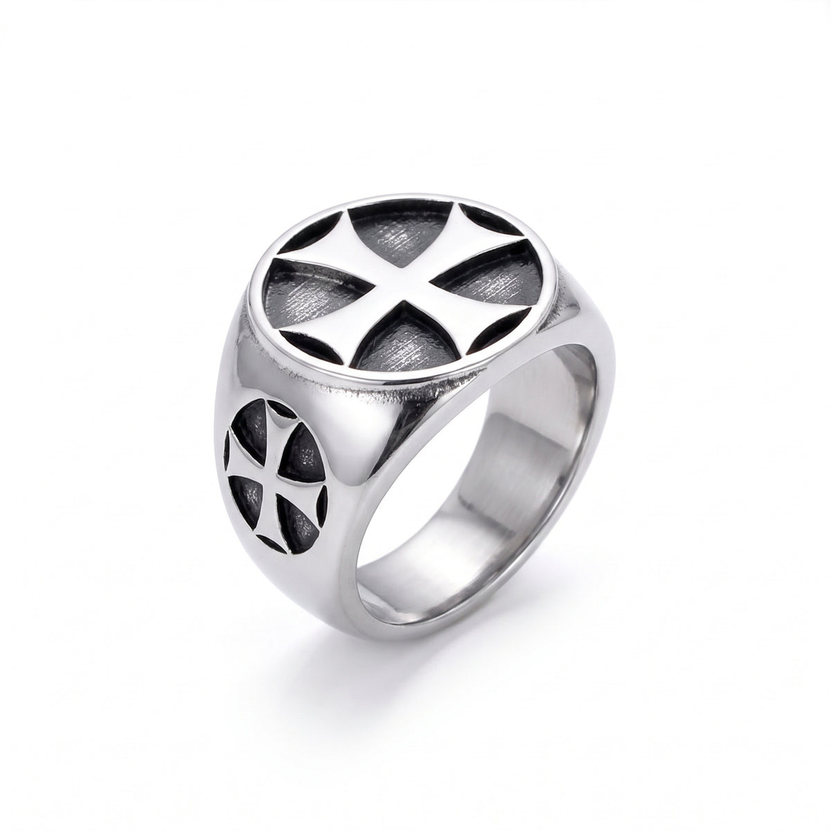 Seneschal Templar cross signet ring in stainless steel, front view on white background